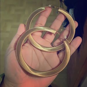 Earrings hoops